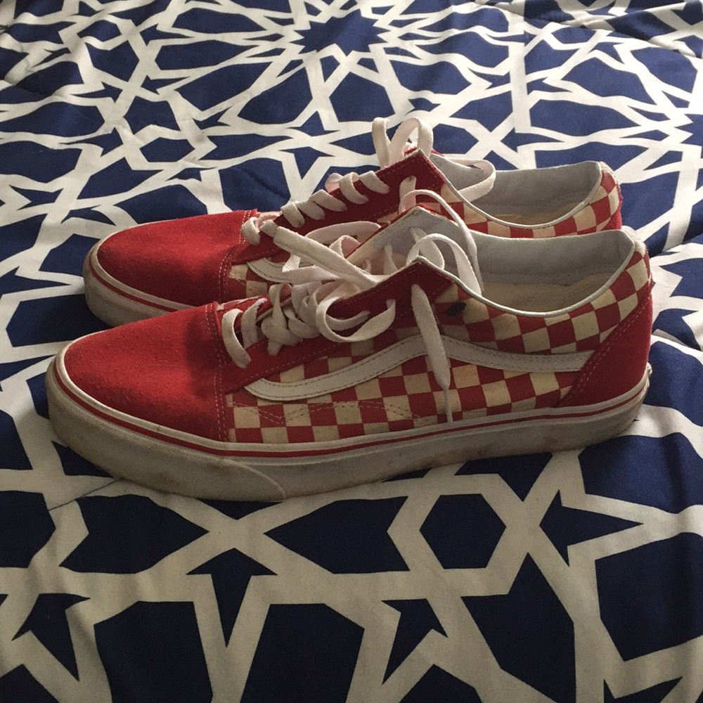 Red/white vans - Picture 3 of 4